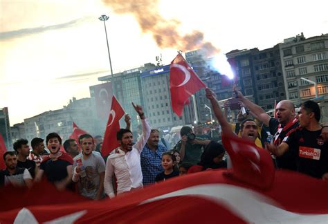 Will Turkish Jews Find Themselves in Crosshairs After Bloody Coup Attempt? – The Forward