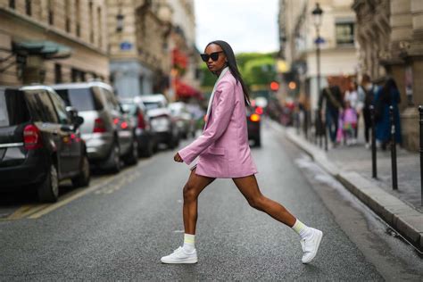 8 White Sneaker Outfits You Already Have in Your Closet