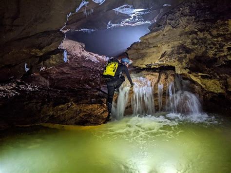 Quảng Bình Cave System: 5 Amazing Caves Discovered, Spanning 3.3km