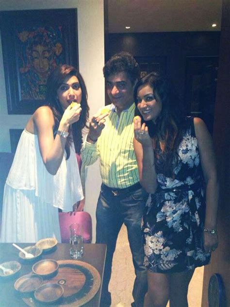 Vivek Oberoi Hosts a Grand Masti Bash at His House | MissMalini