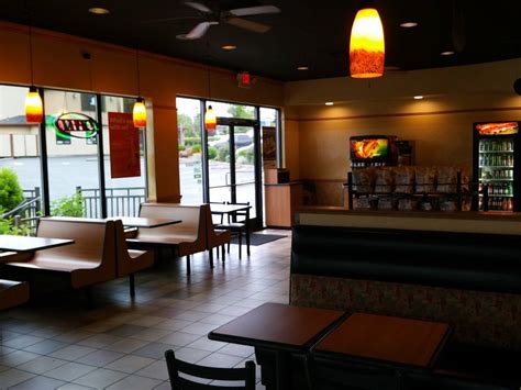 Subway Restaurants | 240 Princeton Ave, Gladstone, OR 97027, USA