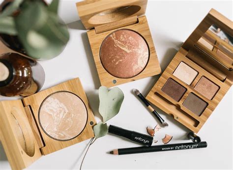 The Zero-Waste & Plastic-Free Makeup Brands To Know - Moral Fibres