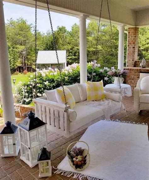 21 Inspiring Farmhouse Porch Swing Outdoor Ideas | Porch swing ...