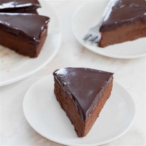 2 Ingredient No Bake Chocolate Cake (No Flour, Eggs or Oil) - Kirbie's ...