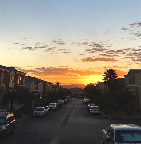 neighborhood sunset : r/LiminalSpace