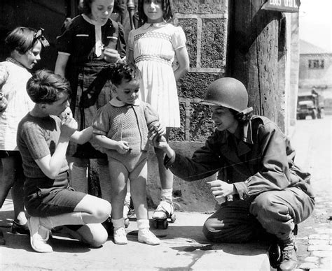 war and social upheaval: World War II France the children