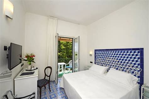 Hotel Aurora - UPDATED 2018 Prices, Reviews & Photos (Amalfi, Italy ...