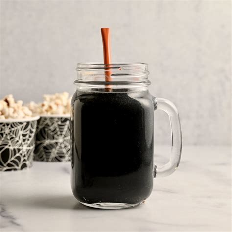 Activated-Charcoal Protein Smoothie for Halloween | The NutraMilk