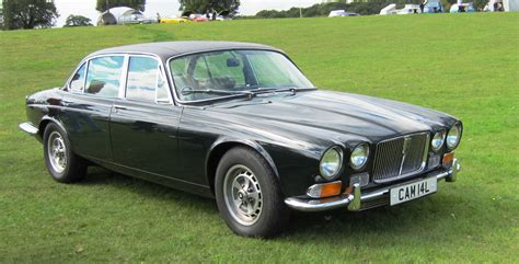 1975 Jaguar XJ12 - Information and photos - MOMENTcar