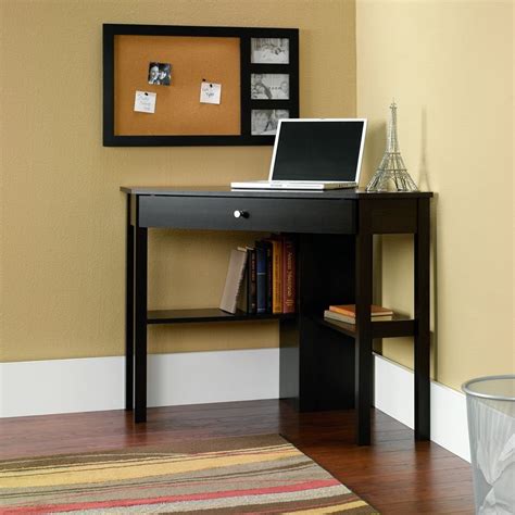 How to Choose a Computer Desk for Small Spaces?