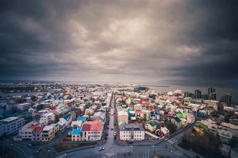 How to Get from Keflavik Airport to Reykjavik City in 2024 (Best KEF Transfer Options)