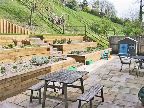 13 Hillside Landscaping Ideas to Maximize Your Yard