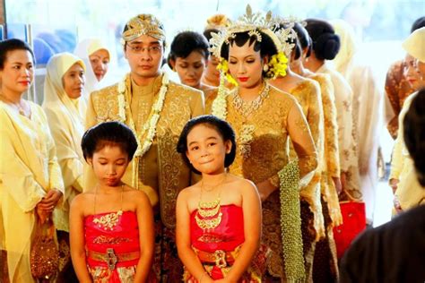 Weddings in Indonesia: A guide to customs and etiquette at Indonesian ...