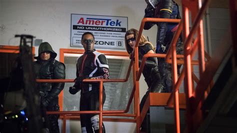 Behind the Scenes of 'Arrow' With the Cast & Crew (PHOTOS)