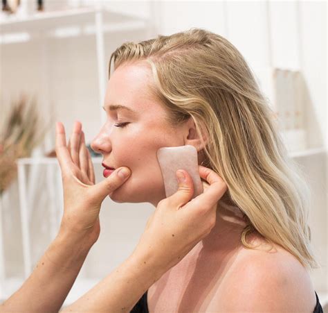 What to Know About Gua Sha, the Old-School Crystal Skin Tools Taking ...