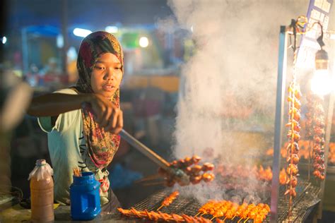 Kota Kinabalu Night Market - EXO Travel Blog