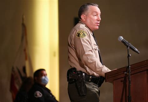 Oversight Panel Calls For Resignation Of LA Sheriff Alex Villanueva | LAist