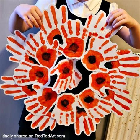 Easy handprint poppy wreath for remembrance day – Artofit