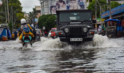 Kerala Rains: IMD Issues Red Alert For 8 Districts as Heavy Downpour Continues in Several Areas