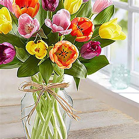 Online 20 Mixed Tulips In Glass Vase Gift Delivery in Singapore - FNP