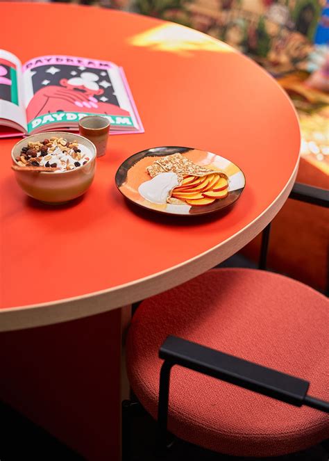 HKLiving - Dining Table, Round - 130 cm - Dining Table - Orange