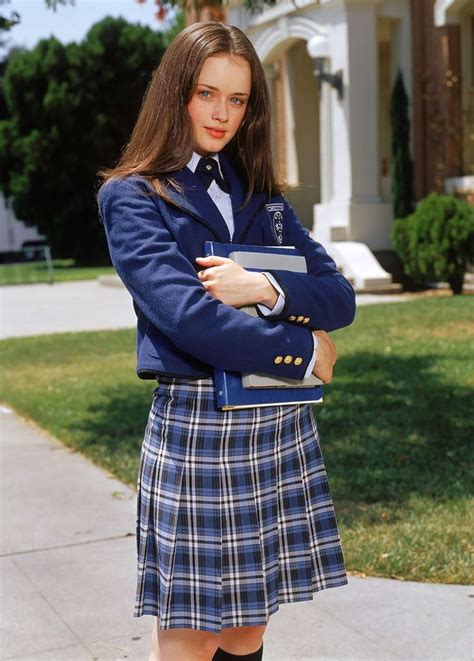 Rory Gilmore in her Chilton uniform | Gilmore girls outfits, Gilmore girls fashion, Girlmore girls