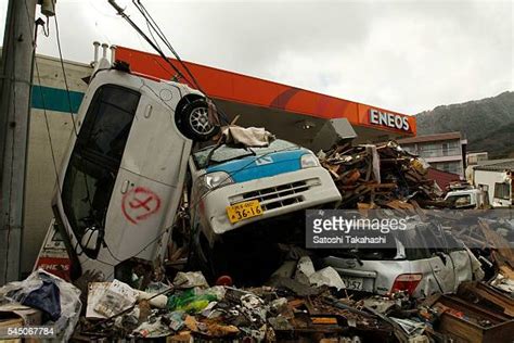 23,382 2011 Japan Earthquake And Tsunami Stock Photos, High-Res ...