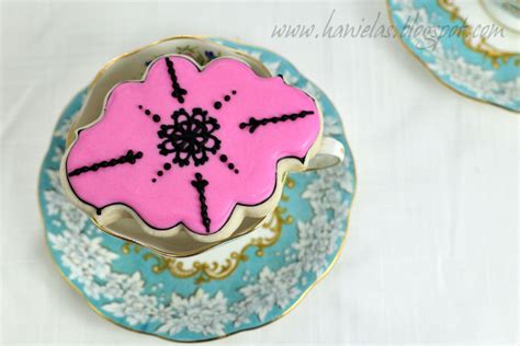 Easy Lace Cookies - Haniela's | Recipes, Cookie & Cake Decorating Tutorials