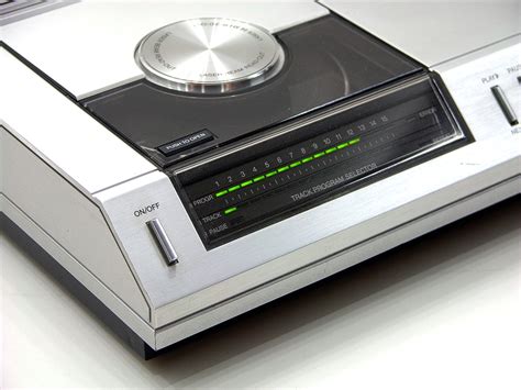 Golden Age Of Audio: Philips CD100 The First CD Player