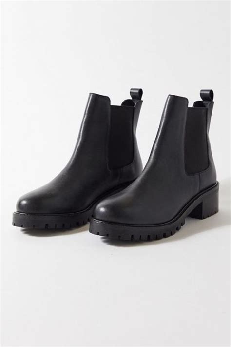 25 Cute Fall Boots To Elevate Your Outfits - Society19