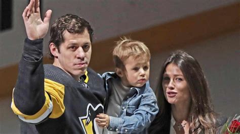 Evgeni Malkin Net Worth, Career, Endorsements, Girlfriend, Family, and ...