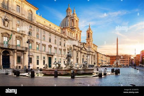 Piazza Navona and Fountain Stock Photo - Alamy