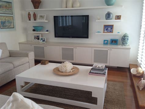 Pin di Annabelle Green su Abode - Living Room | Scaffalature, Idee ...