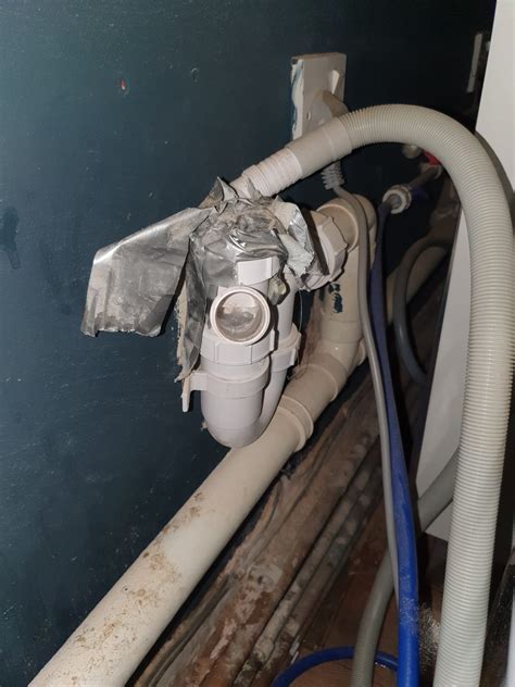 Help Please! How to fix leaking pipe behind washing machine? : r/Plumbing