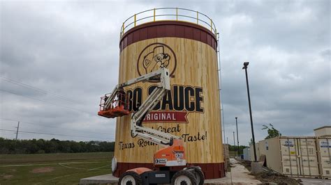 Giant Buc-ee's BBQ sauce barrel unveiled at Hillsboro store