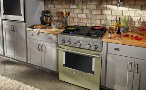 Gas vs. Electric Stoves: What’s The Difference? | KitchenAid