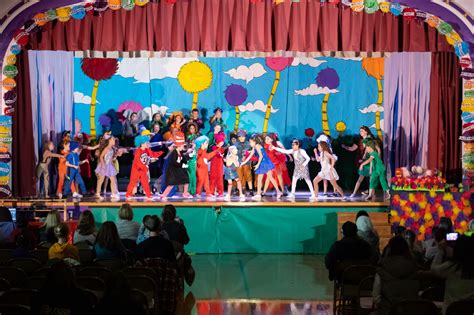 Park Avenue Elementary School Drama Club performs “Seussical Kids” : Warwick Valley Central Schools