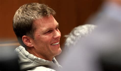 Tom Brady Reacts To Controversial Roughing The Passer Call - The Spun