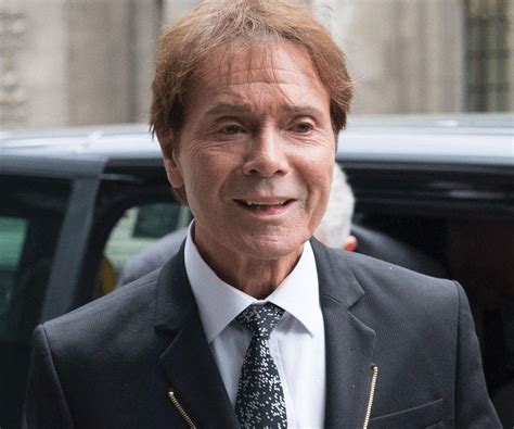 Cliff Richard Biography - Facts, Childhood, Family Life & Achievements