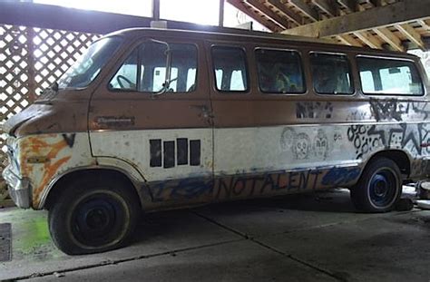 Melvins Tour Van Inked With Kurt Cobain’s Art Brings Big Bids on eBay