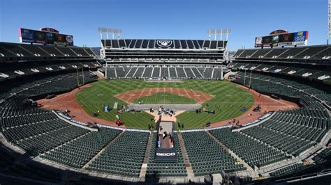 Braves begin new ballpark chapter at SunTrust Park - CNN