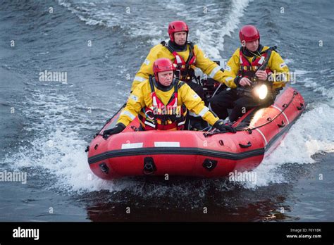 Fire rescue boat hi-res stock photography and images - Alamy