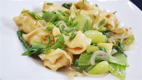 Steamed Shrimp Wontons in Garlic and Ginger Sauce | Nestlé Recipes