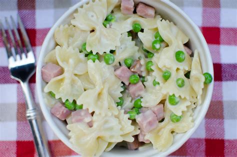 One Pan Creamy Ham & Peas Pasta - A Grande Life