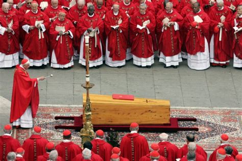 Pope Francis To Lead Unique Funeral For Ex-pope Benedict | IBTimes