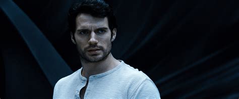 Henry Cavill in Man of Steel - HeyUGuys