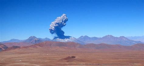 Hola a todos, acá Volcán Lascar… ¡Erupción! | CIGIDEN