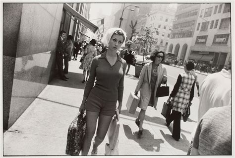 Garry Winogrand’s Women are beautiful – 50 years later – Public Delivery