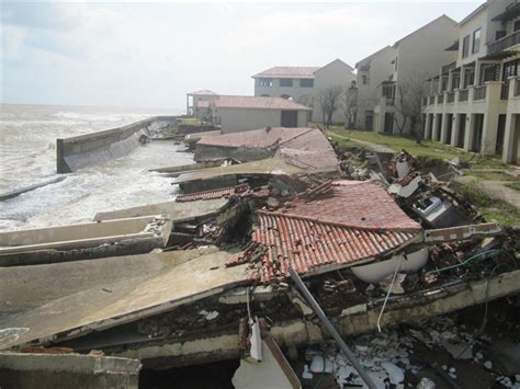 Rain, waves and rising seas erode Hội An beaches – CVD