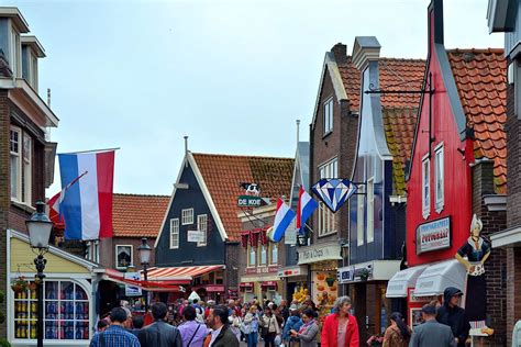 Volendam Archives